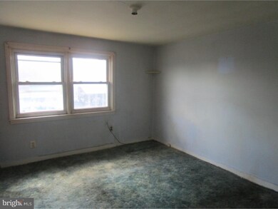 333 Mulberry St, Darby, PA 19023 - photo 6