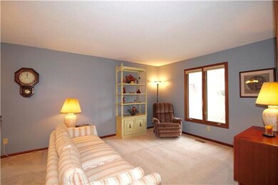 7138 Halsey Dr, Shawnee, KS 66216 - photo 3