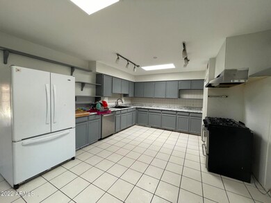 854 N Pioneer, Mesa, AZ 85203 - photo 4