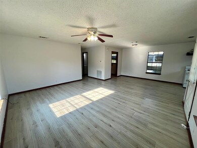 606 W Elm St, Denison, TX 75020 - photo 6