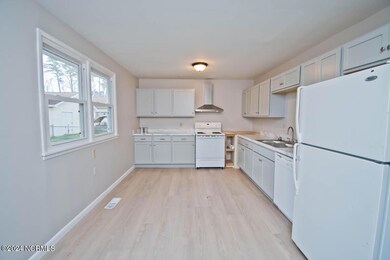 600 Maple St, Jacksonville, NC 28540 - photo 5