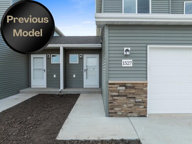 1515 47th Loop, Minot, ND 58701 - photo 4