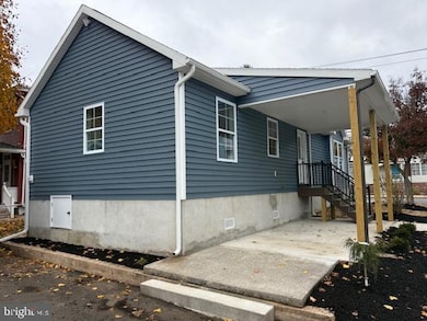 153 N Tulpehocken St, Pine Grove, PA 17963 - photo 6