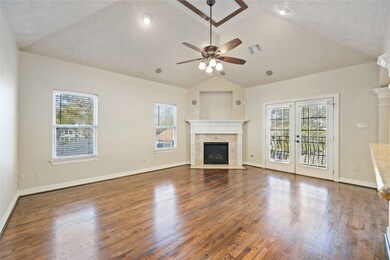 4621 Sharman St, Houston, TX 77009 - photo 3