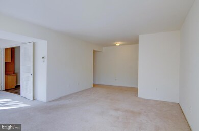 1672 Parkcrest Cir unit 3A/201, Reston, VA 20190 - photo 3