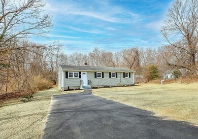 9 Oak St, Millville, MA 01529 - photo 3