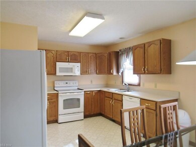 8508 Columbia Rd, Olmsted Falls, OH 44138 - photo 4