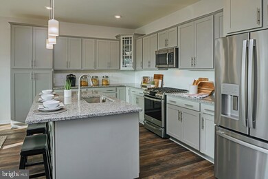 11182 Saint Luke Dr, White Plains, MD 20695 - photo 3