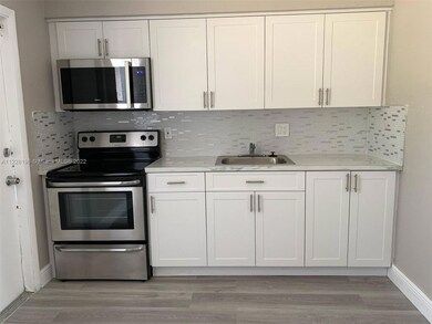 2300 Douglas St unit 4, Hollywood, FL 33020 - photo 5