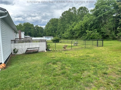 490 Hawthorne Ln, Point Pleasant, WV 25550 - photo 3