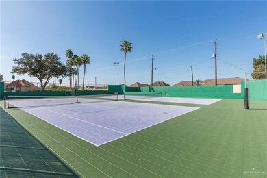 923 Palm Dr, Alamo, TX 78516 - photo 6