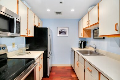 The Mariner Condominiums unit 302, Boston, MA 02109 - photo 7