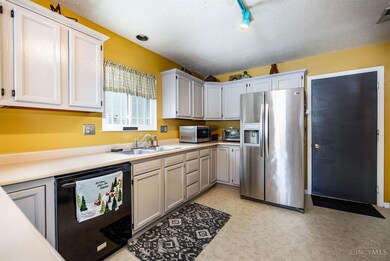 6392 Lakota Meadows Dr, Liberty Township, OH 45044 - photo 4