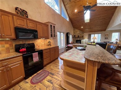 100 Green Ridge Ln unit B, Banner Elk, NC 28604 - photo 7