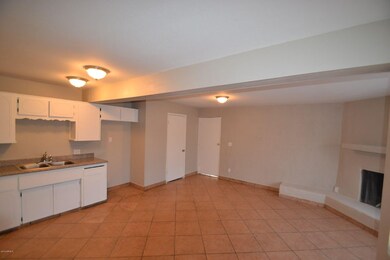 Kitchen & Dining Area