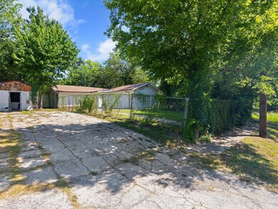 806 W Milam St, Ennis, TX 75119 - photo 4
