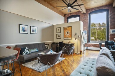 Rivermoor Landing unit 13, Newmarket, NH 03857 - photo 6