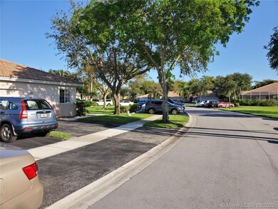 1821 SW 116th Way, Miramar, FL 33025 - photo 5