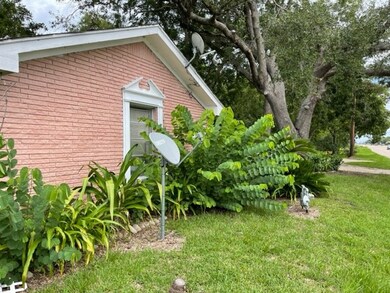 1034 W Highway 6, Alvin, TX 77511 - photo 7