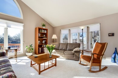 006-Living_Room-5375113-large