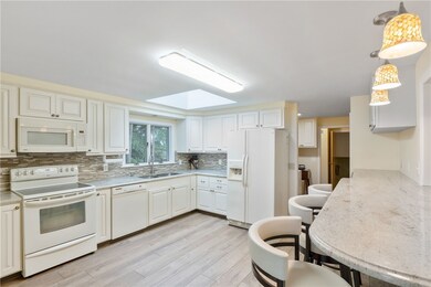 60 Glenmere Dr, Cranston, RI 02920 - photo 4
