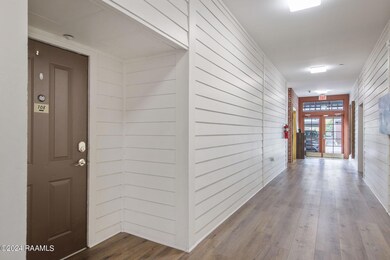10-web-or-mls-1121 Camellia Blvd 108-4