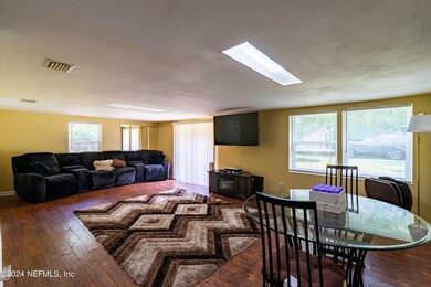 5815 Rosedale Ln, Jacksonville, FL 32244 - photo 2