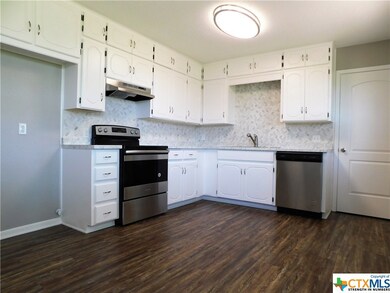 15885 Kari Ln, Troy, TX 76579 - photo 6