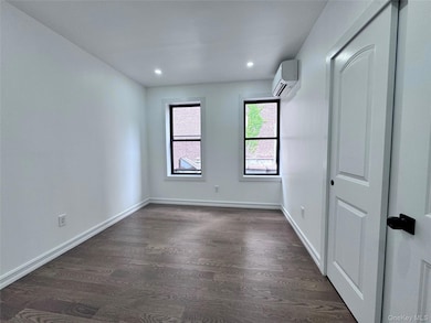 41-05 45th St unit 2b, Sunnyside, NY 11104 - photo 4