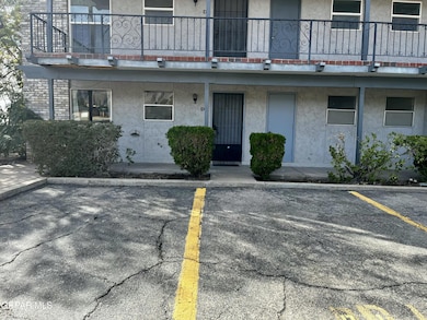 6100 Escondido D1-35