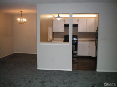 385 Lancaster Ct, Piscataway, NJ 08854 - photo 4