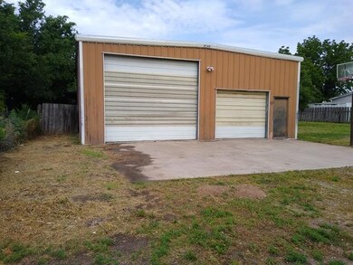 206 Birch St, Cimarron, KS 67835 - photo 2