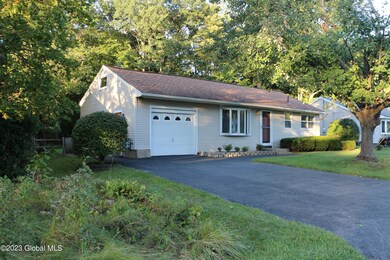 14 Winslow Dr, Schenectady, NY 12309 - photo 2
