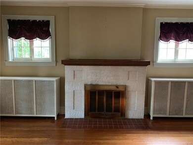 2403 W Allen St unit 1st Fl, Allentown, PA 18104 - photo 6