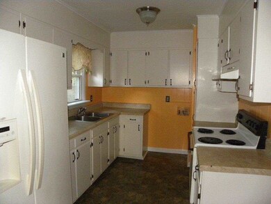 146 Cardinal Rd, Jacksonville, NC 28546 - photo 6