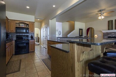So much space to gather in the kitchen.