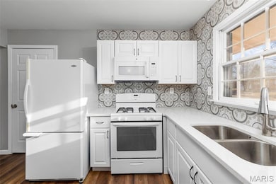 7339 Gerardini Dr, Hazelwood, MO 63042 - photo 6