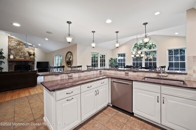 20 Phoenix Pkwy, Oakhurst, NJ 07755 - photo 2