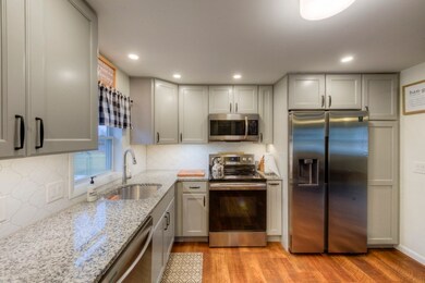 678 Pendleton Ave, Chicopee, MA 01020 - photo 5