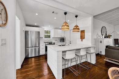 1636 NE 4th Ct, Fort Lauderdale, FL 33301 - photo 4