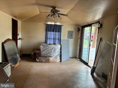 615 Walker Rd, Elizabeth, PA 15037 - photo 7