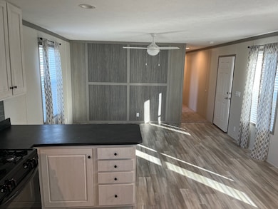 109 Desander Dr unit 109, Lansing, MI 48906 - photo 5