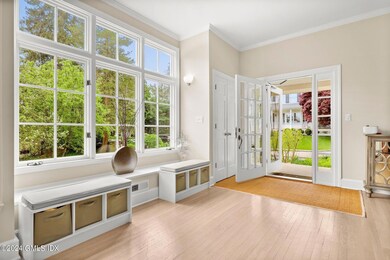 17-web-or-mls-322-riverside-ave