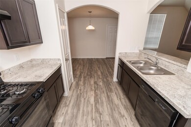 670 Fallow Ln, Alvin, TX 77511 - photo 7