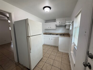 2013 Eubanks St unit 8, Houston, TX 77093 - photo 2