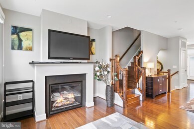 832 Snowden Hallowell Way, Alexandria, VA 22314 - photo 5