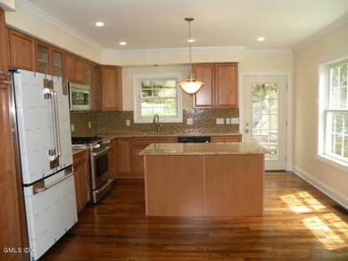 Kitchen-Breakfast Area
