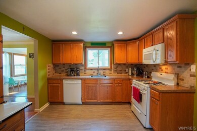 722 Remington Dr, North Tonawanda, NY 14120 - photo 6