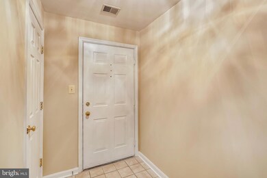 135 Timberbrook Ln unit 204, Gaithersburg, MD 20878 - photo 2