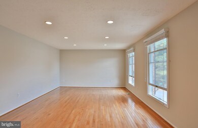 15504 Battersea Rd, Dumfries, VA 22025 - photo 2